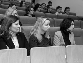 Zdjęcie z seminarium naukowego pt. Statystyka w praktyce - II edycja 12.03.2024 r. - sala wykładowa